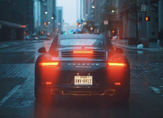 Ile waży Porsche GT3?