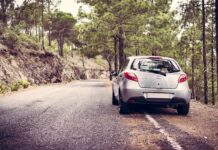 Ile waży Mazda 323 F?