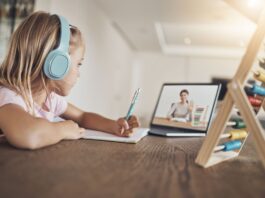 Edukacja wspierana algorytmami, czyli wirtualni nauczyciele, aplikacje edukacyjne i szkoły online ukacja wspierana algorytmami