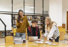 Studia związane z biznesem. Sprawdź nasze pomysły na licencjat Studia związane z biznesem. Sprawdź nasze pomysły na licencjat